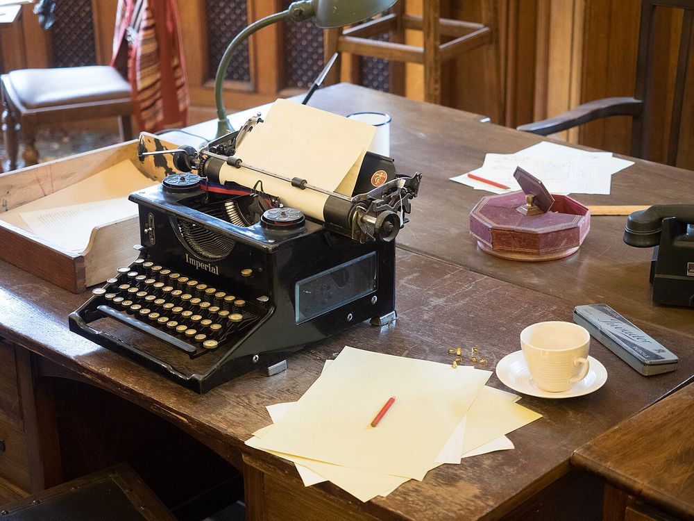Desk with a typewriter in the mansion at Bletchley Park